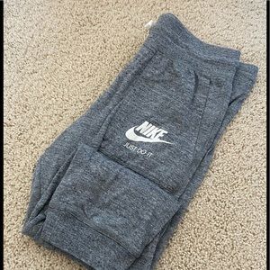 Nike Joggers Cropped